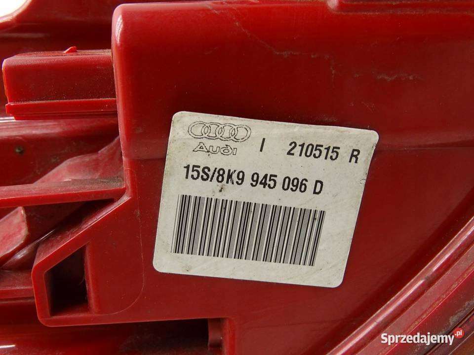 LAMPA PRAWY TYŁ TYLNA W BŁOTNIK 8K9945096D AUDI