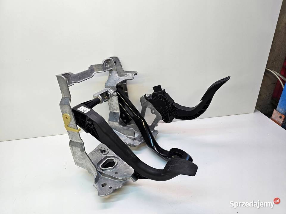 PEDAŁY STELAŻ PEDAŁÓW AUDI A4 B9 A5 8W 8W1721117