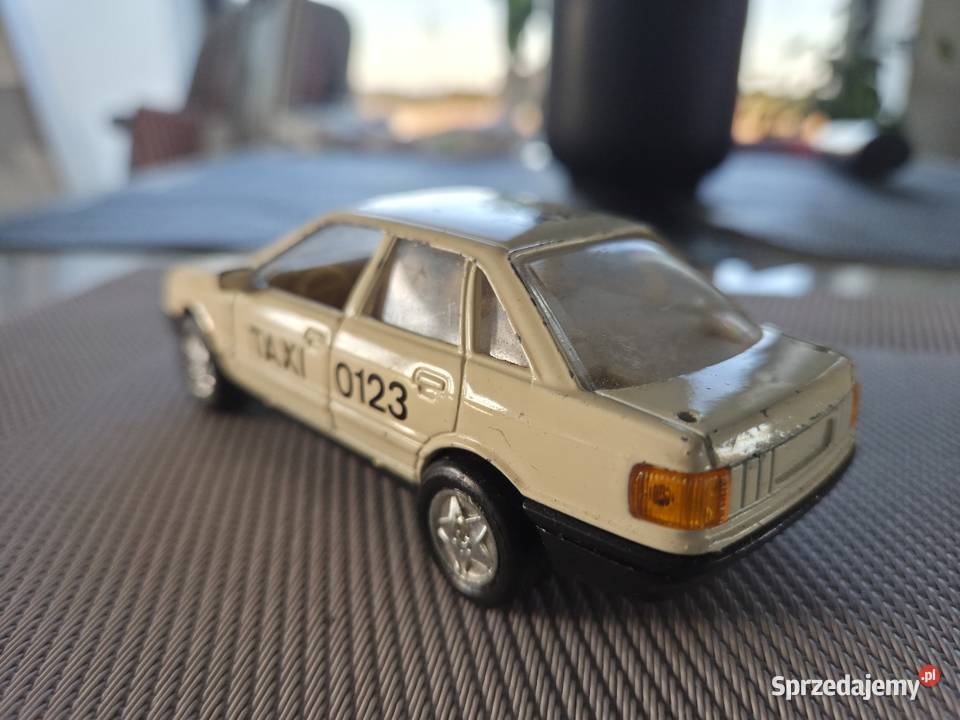Samochodzik audi 80 b3 taxi dolnośląskie Legnica