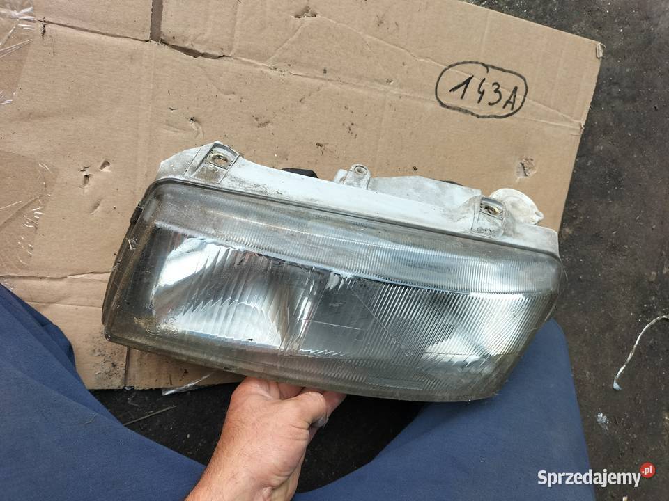 PASSAT B4 LAMPA PRZÓD PRZEDNIA LEWA osobowe Kamień-Kolonia