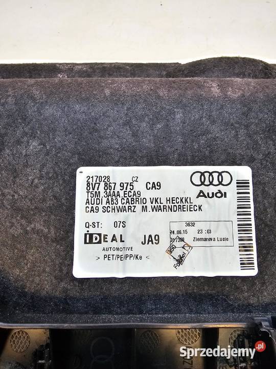 TAPICERKA KLAPY BAGAŻNIKA AUDI A3 8V CABRIO Wyposażenie wnętrza Przystajń