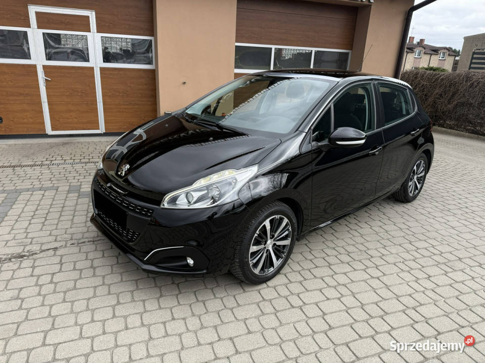 Peugeot 208 12 82 Klimatronik Navi Kamera manualna Orzech