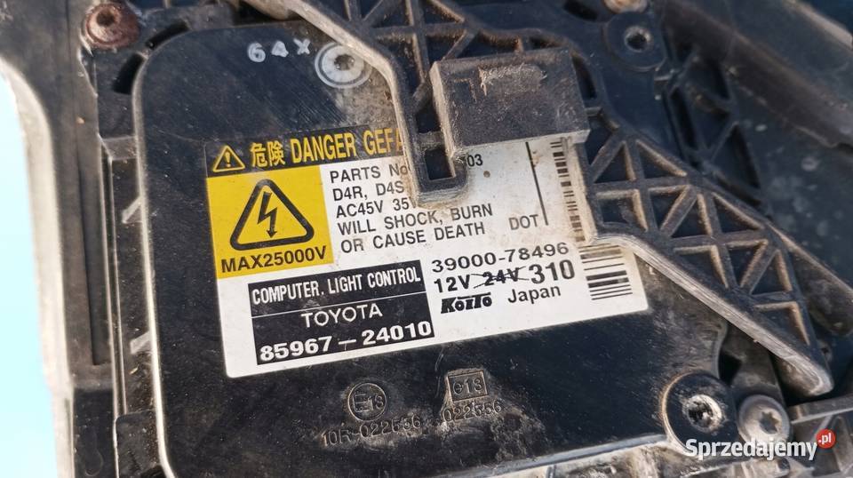 LAMPA LEWY PRZÓD REFLEKTOR XENON EU TOYOTA Nowy Tomyśl