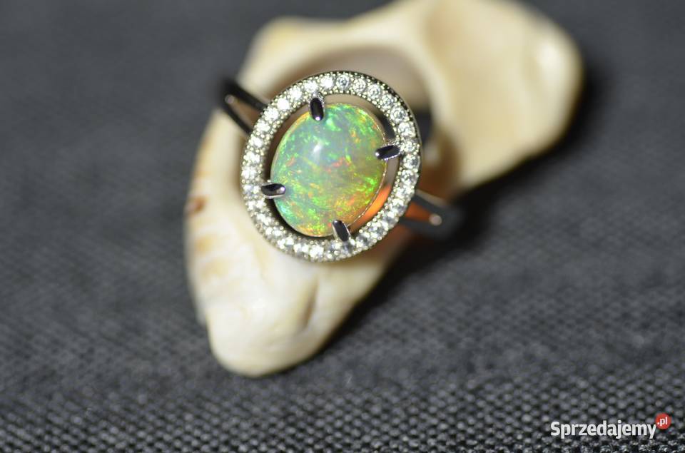 Komplet biżuterii z opalami zawieszka i Warszawa