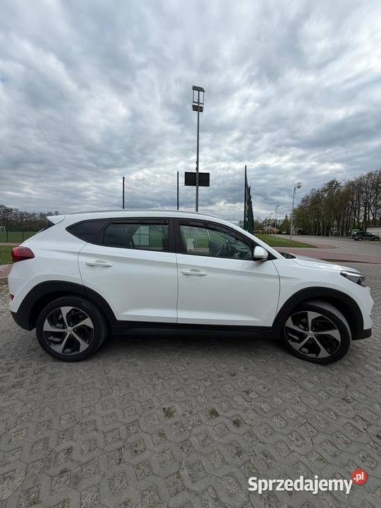 Hyundai Tucson pierwszy właściciel Sienno