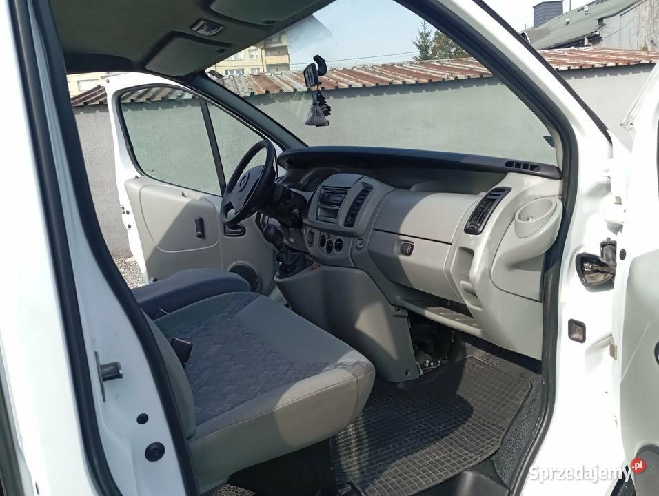 OPEL VIVARO 19 DIESEL 9 OSÓB SPRAWNY ZAREJESTR Gostynin sprzedam