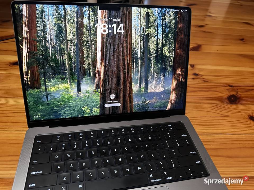 Mac book pro 14 M1 Pro z hubem i etui Apple mazowieckie Warszawa sprzedam