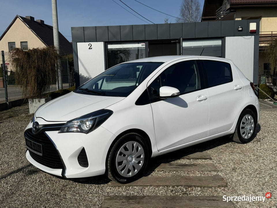 Toyota Yaris Gwarancjakamera cofaniaz Niemiec pomorskie Dąbrowa