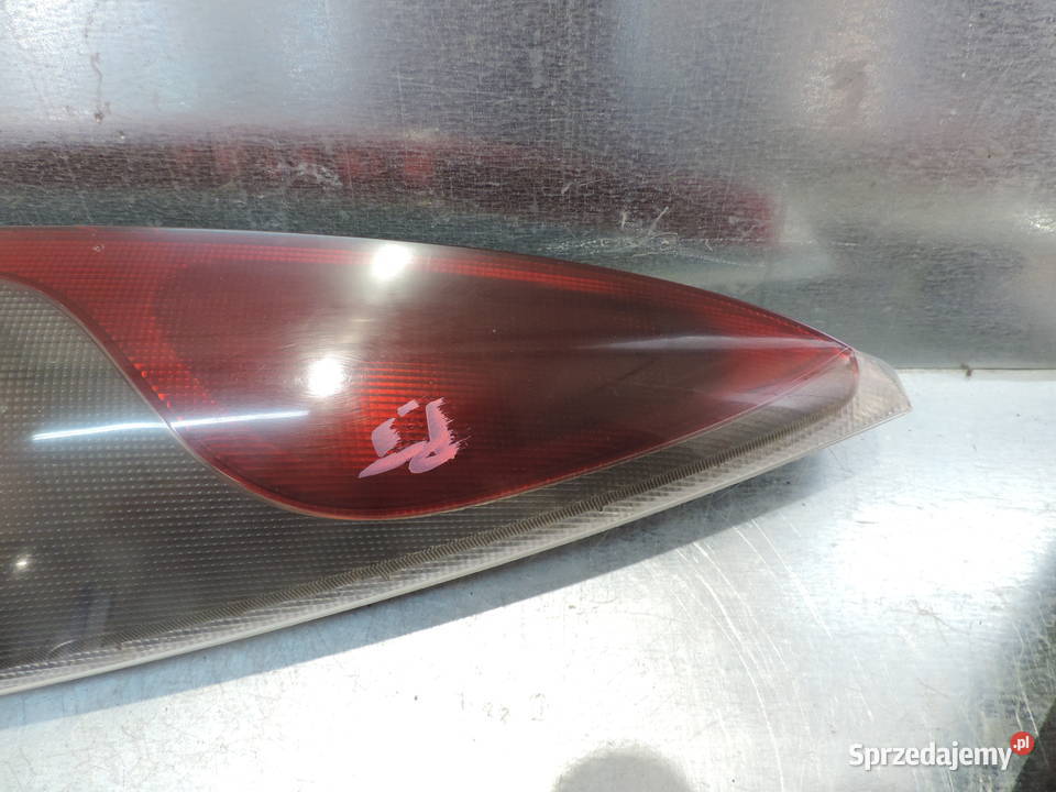 TOYOTA YARIS 1 VERSO LAMPA PRAWY TYŁ Rok produkcji 2001