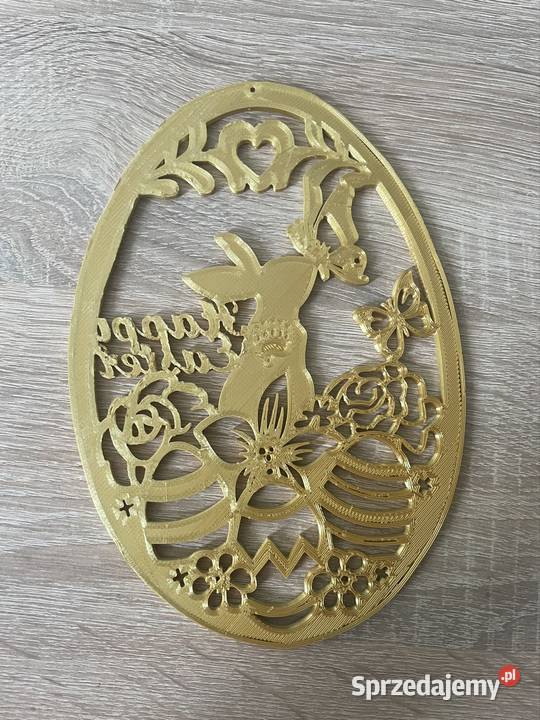 Duży witraż z wielkanocnym obrazkiem Kłodawa