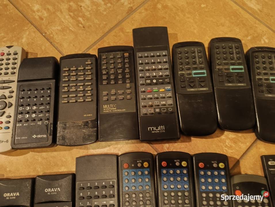 Stare piloty telewizyjne lata 90 LG Curtis i Kościan