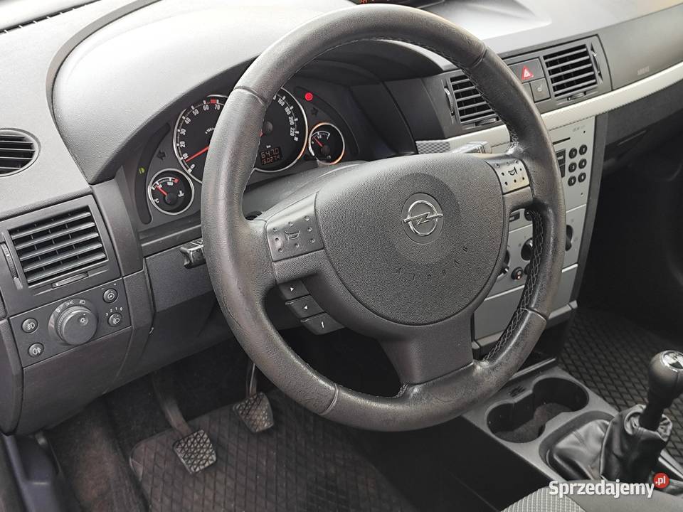 18 Benzyna 125 Super Wyposażenie Mały Przebieg Meriva