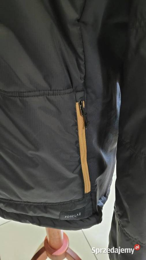 Czarna przejściowa kurtka nastolatka