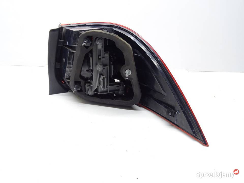 LAMPA LEWA LEWY TYŁ TYLNA W BŁOTNIK VW GOLF VI