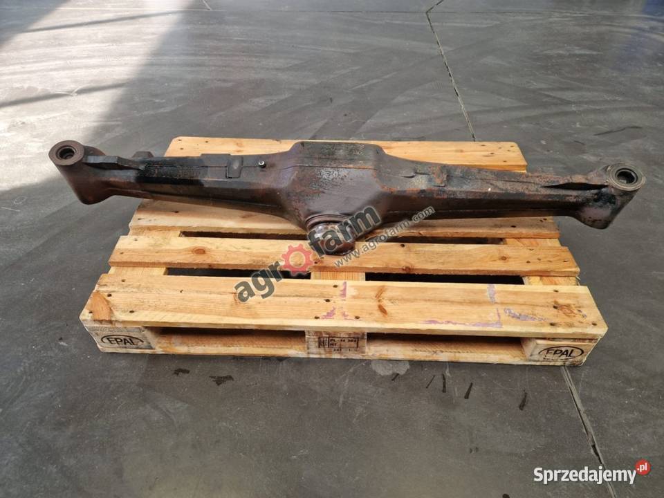 Obudowa przedniego mostu Renault Ceres 95 85 75 Byków