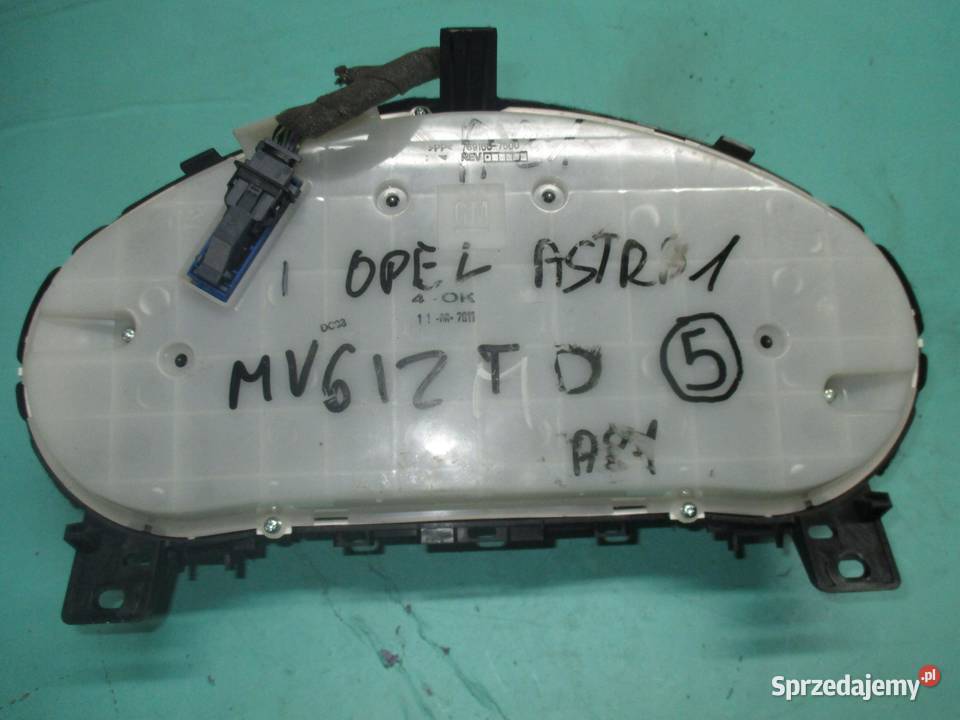 OPEL ASTRA J IV 16 VVT 11r licznik zegary ANGLIK osobowe świętokrzyskie