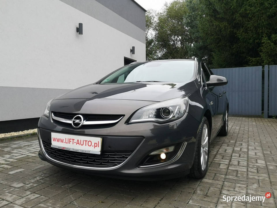 Opel Astra 1.4 16v 140KM Klimatronik Tempomat LIFT NAVI Xenon Ledy ALU Gwa…