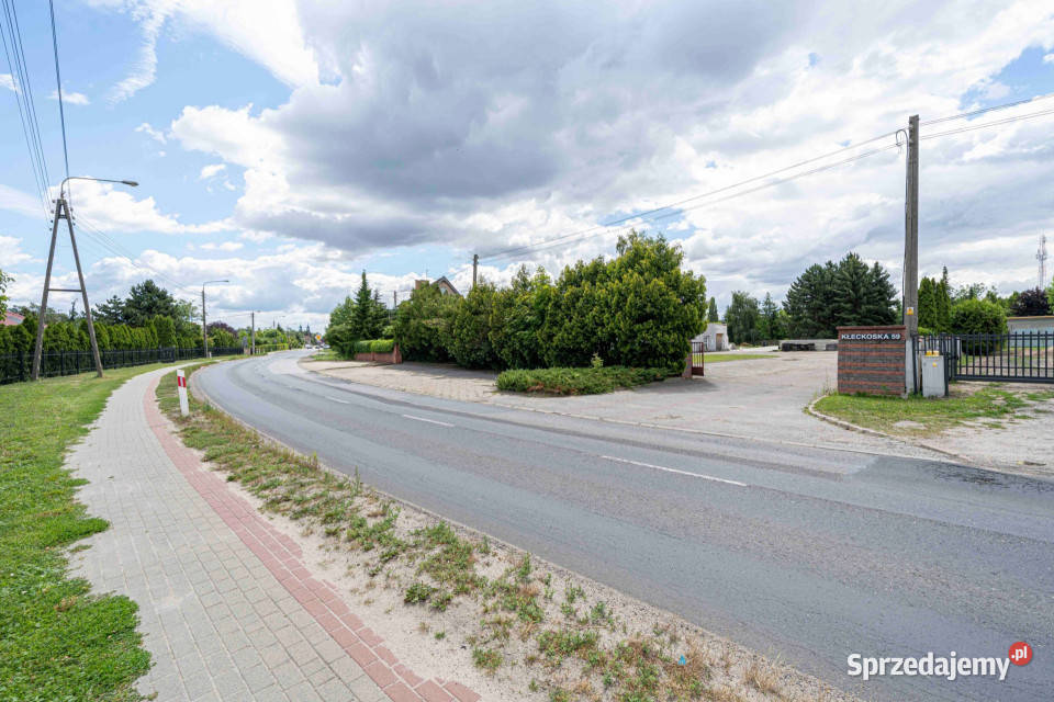 Gniezno Teren usługowy ok 1 200 m z parkingiem