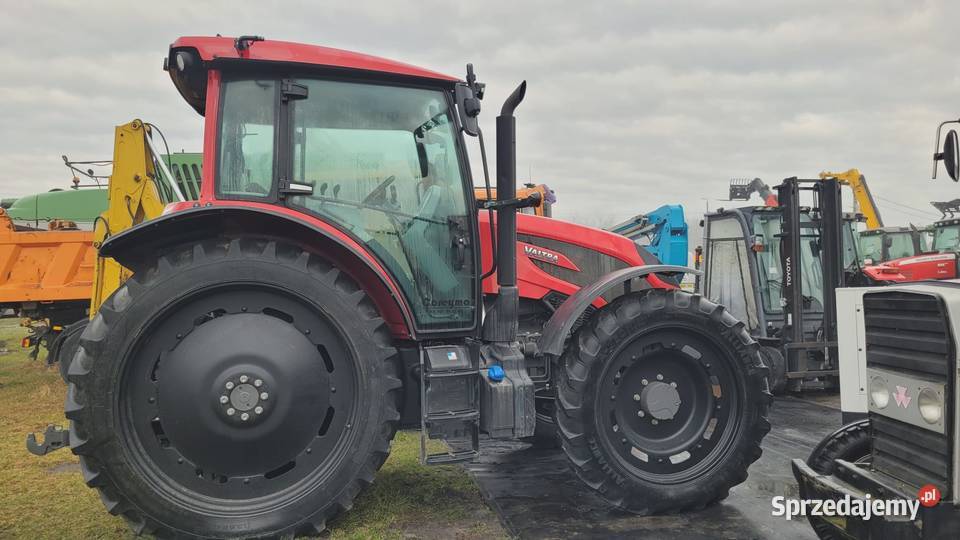 Valtra A105 HiCrop OKAZJA 2022 r wąskie koła Zaklików