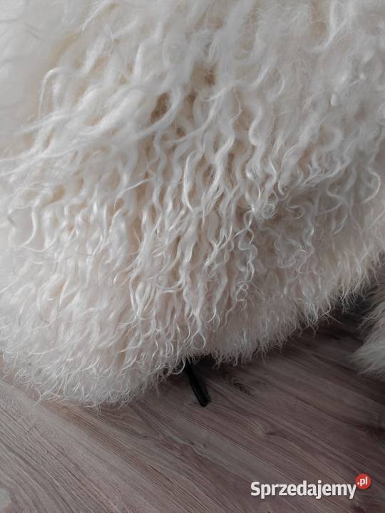 Fotele obrotowe obite naturalną owczą skórą Waksmund