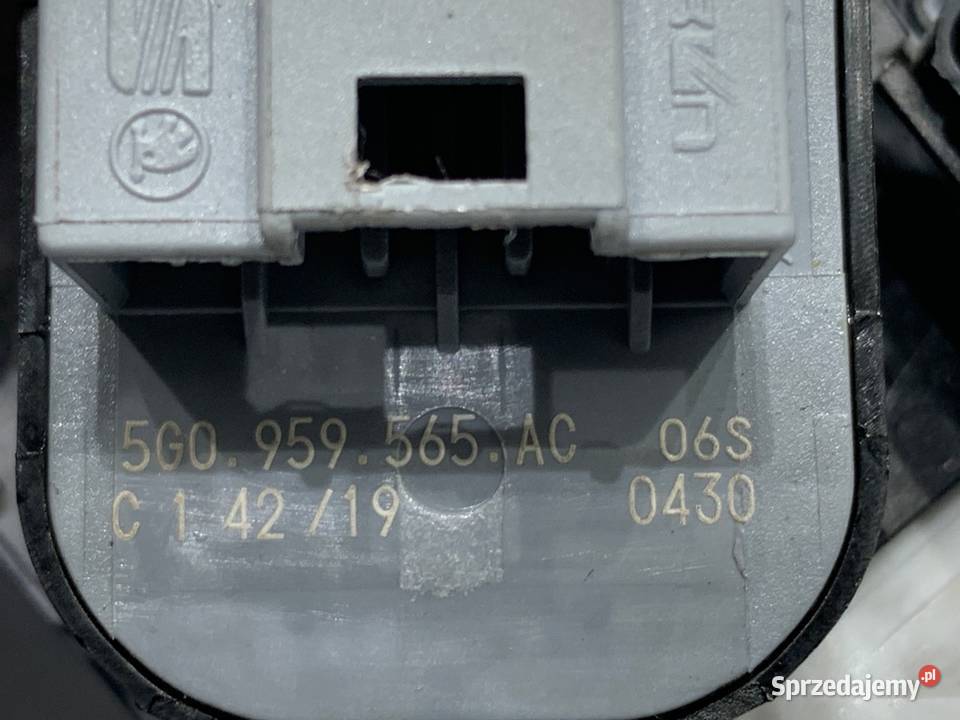 PRZEŁĄCZNIK REGULACJI LUSTEREK VW GOLF VII