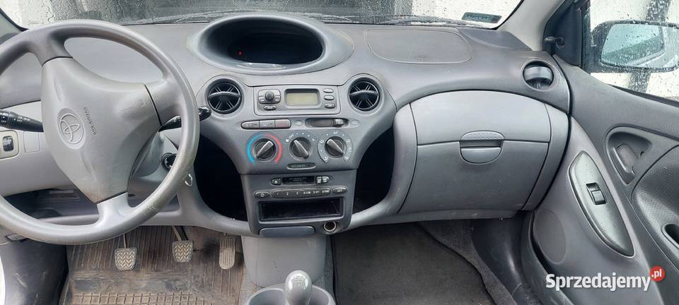 Toyota Yaris 10 długie oplaty Szreniawa sprzedam