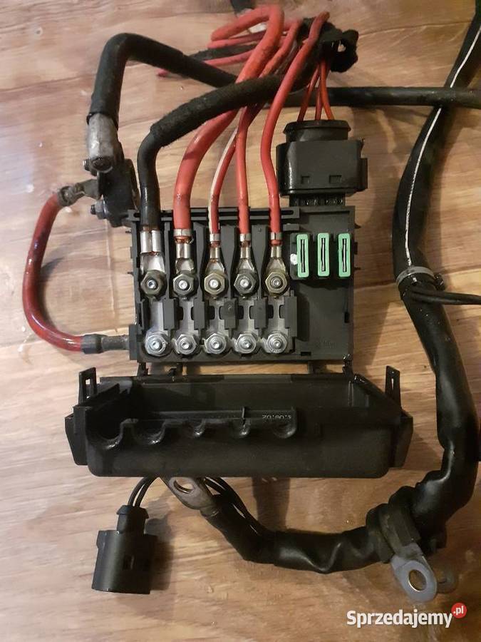 Skrzynka bezpiecznikow akumulatora audi golf osobowe Łęczna