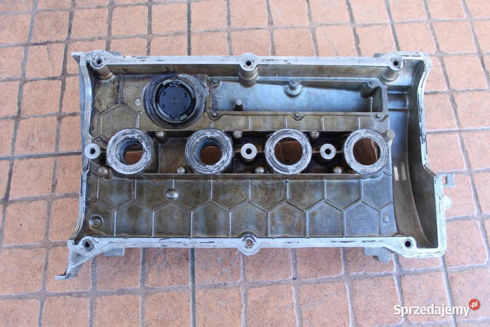 POKRYWA ZAWORÓW AUDI A4 B5 18 06B103475E osobowe