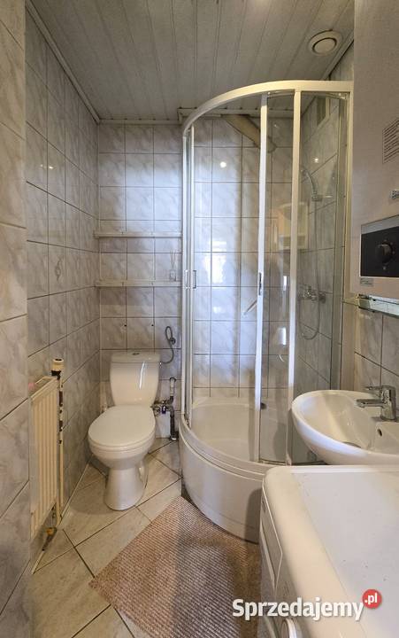 Mieszkanie dwupokojowe na parterze w kamienicy z