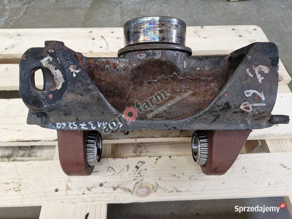 Wspornik Claas Axos 310 320 330 340