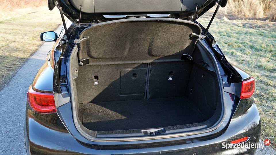 Infiniti Q30 2016 15d automat salon 2kpl opon Rok produkcji 2016