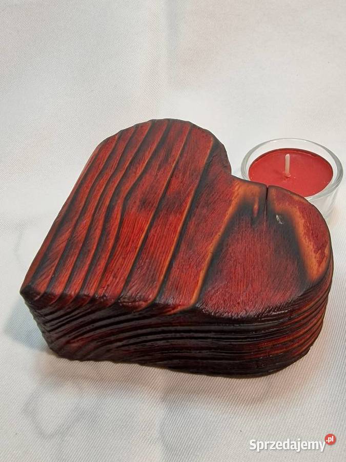 Świecznik drewniany serce rubinowy na tealight czerwony Sępopol