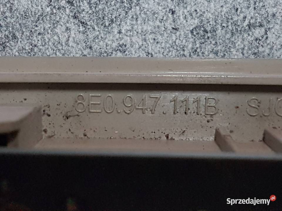 AUDI A3 8P 2006 LAMPKA OSWIETLENIA KABINY Części samochodowe Turek