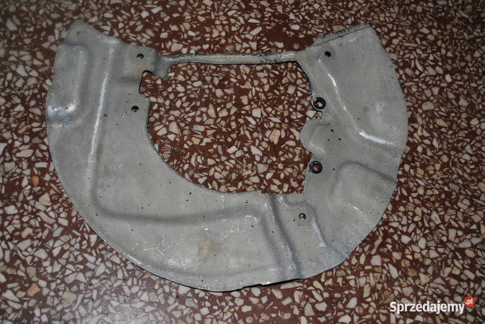 Tarcza kotwiczna prawy przód BMW E60 E61 E63 E64 osobowe Poręba