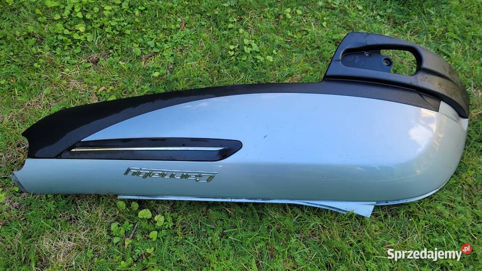 PIAGGIO CARNABY prawy bok boczek zadupek owiewka Piła