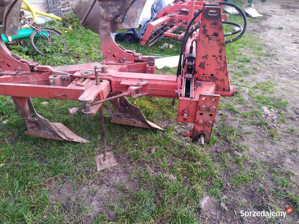 pług international case 3 Case IH Niedarczów Górny-Kolonia