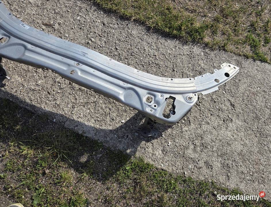 Pas przedni wzmocnienie Mercedes CKlasa W205
