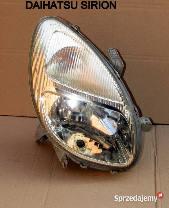 LAMPA PRZEDNIA PRAWA DIAHATSU SIRION Mysłaków