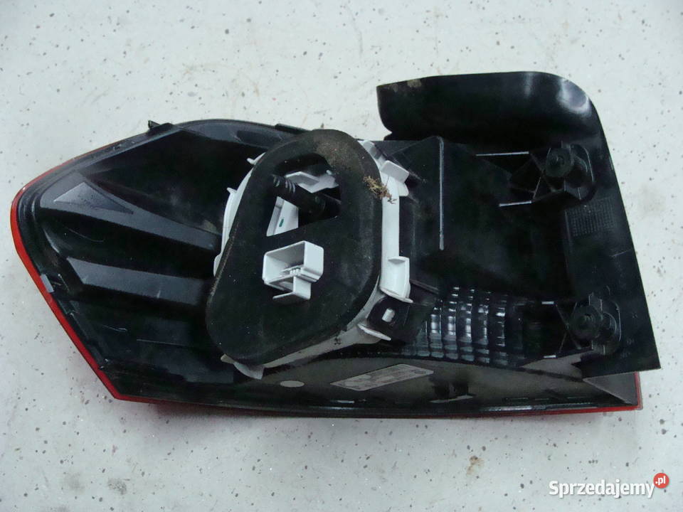 VW TOURAN II LAMPA PRAWA TYŁ TYLNA 5TA945096A osobowe Goleniów sprzedam