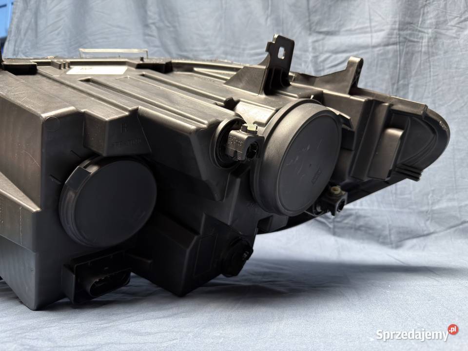 LAMPA PRZEDNIA PRAWA MB A9109060100