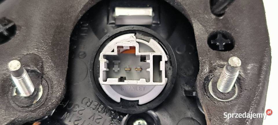 LAMPA PRAWA TYŁ MAZDA 3 Lipno sprzedam