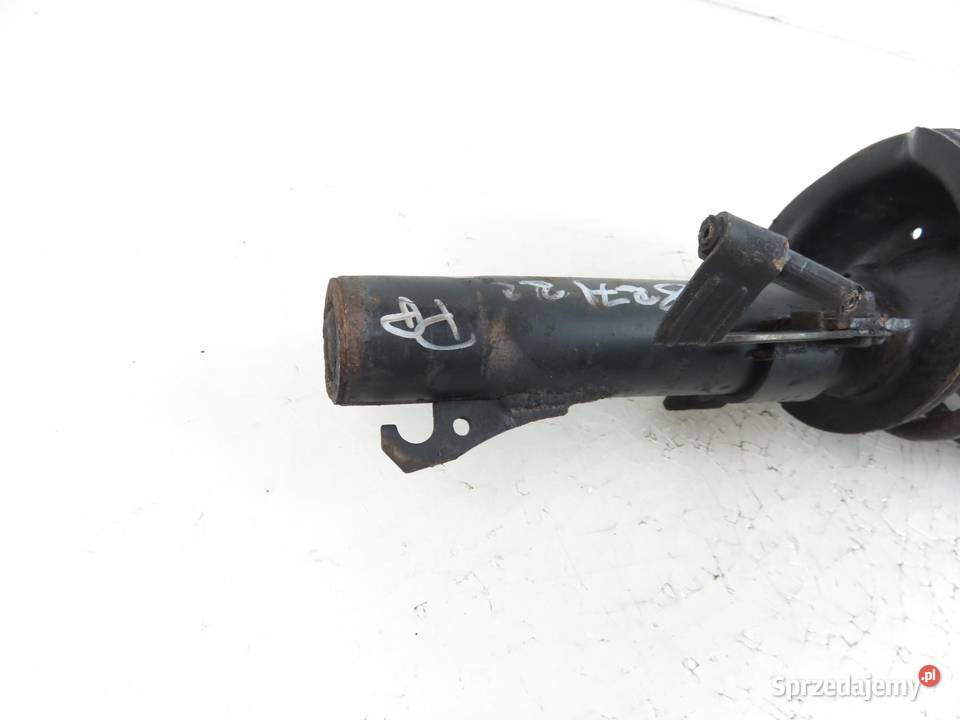 MCPERSON PRAWY PRZEDNI MAZDA 121 III osobowe