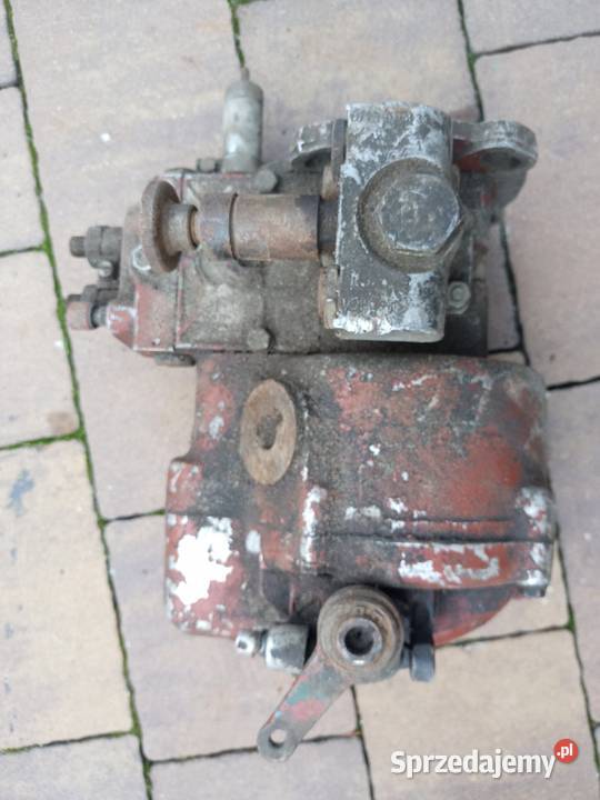 Pompa paliwa ursus C325 c328 lubelskie Piszczac sprzedam
