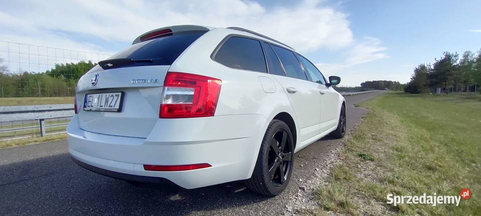 SKODA OCTAVIA KOMBI 2020 15 TSI DSG BEZWYPADKOWY Rok produkcji 2020 Pabianice
