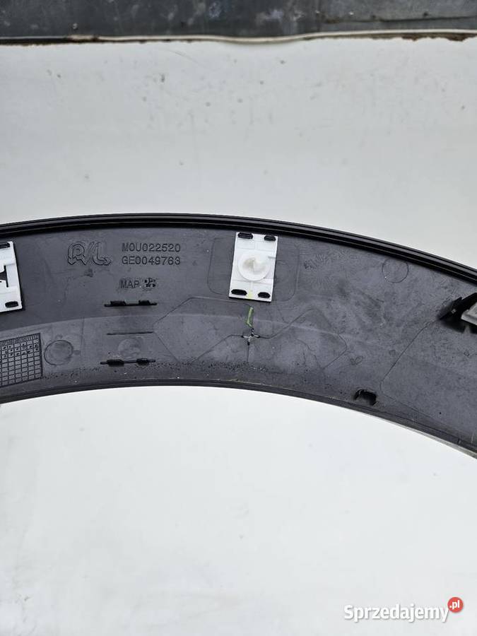 PEUGEOT 208 II GT LISTWA BŁOTNIKA PRAWY TYŁ osobowe Listwy i nakładki
