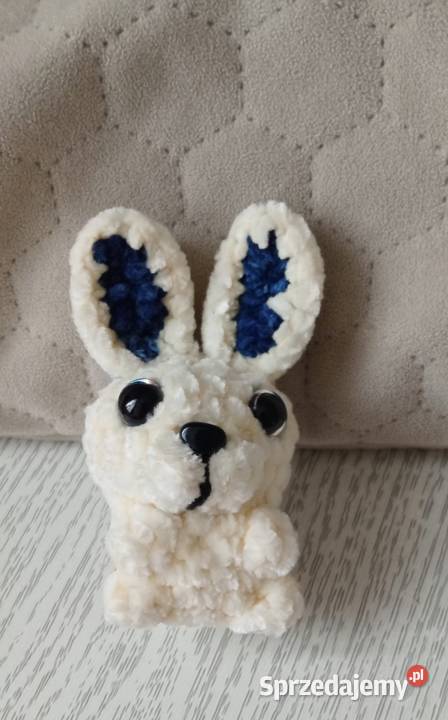 Króliczek wykonany na szydełku sprzedam