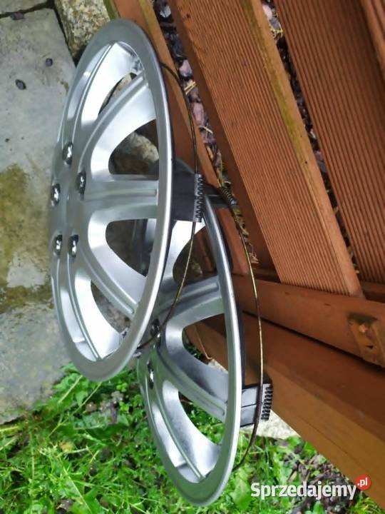 Kołpaki do Fiata 126p Pszczółki