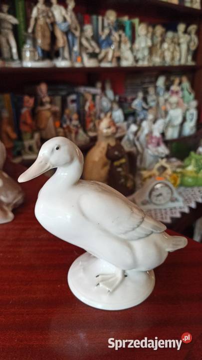 FigurkaKaczuszka śliczna biała porcelana
Bez sprzedam