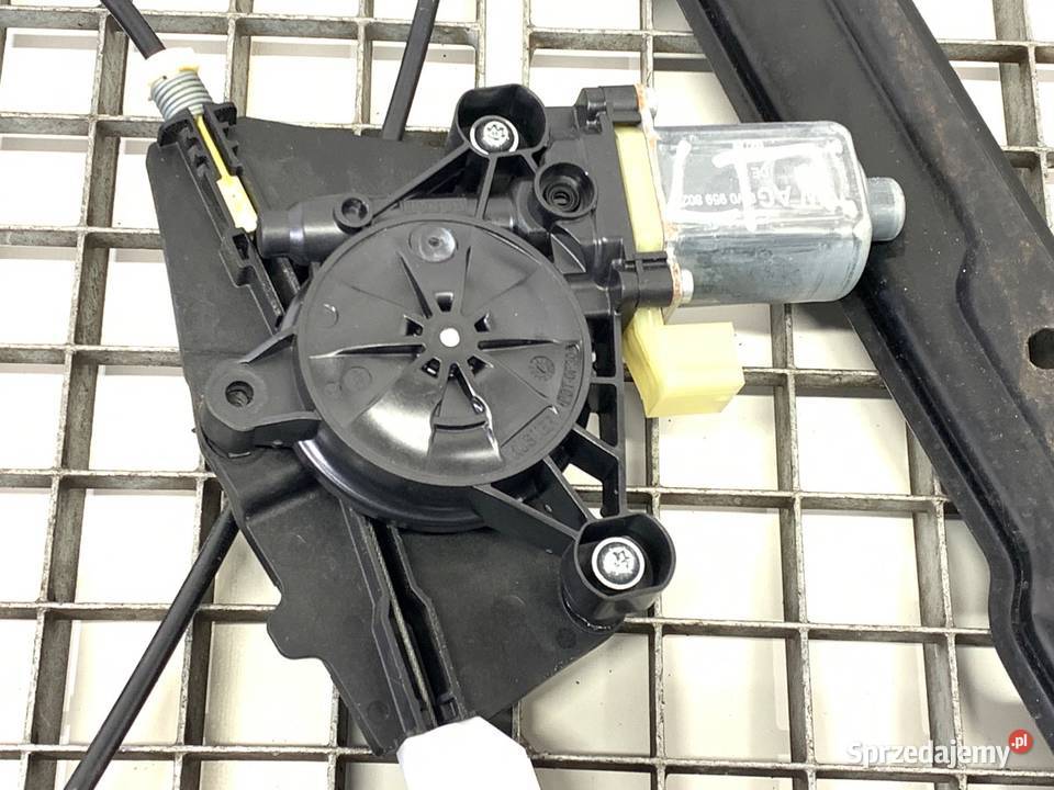 PODNOŚNIK SZYBY LEWY TYŁ AUDI Q8 4M8839461 SUV osobowe