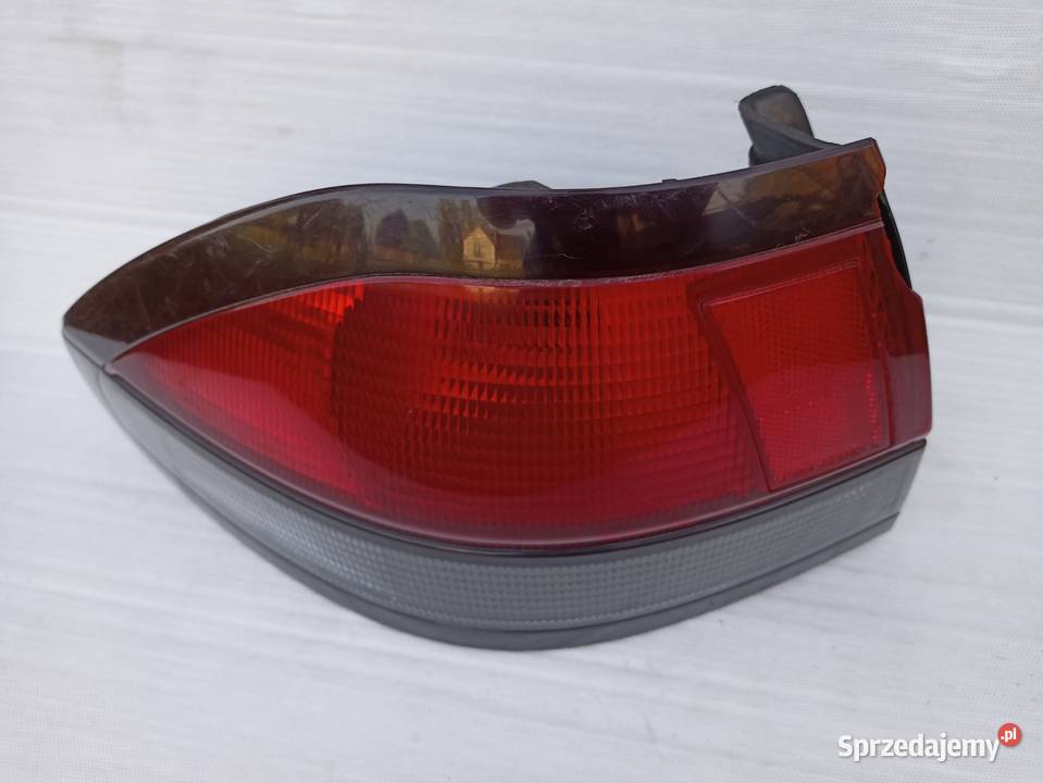 Mazda 626 V GF hatchback lampa tył tylna lewa Sieradz